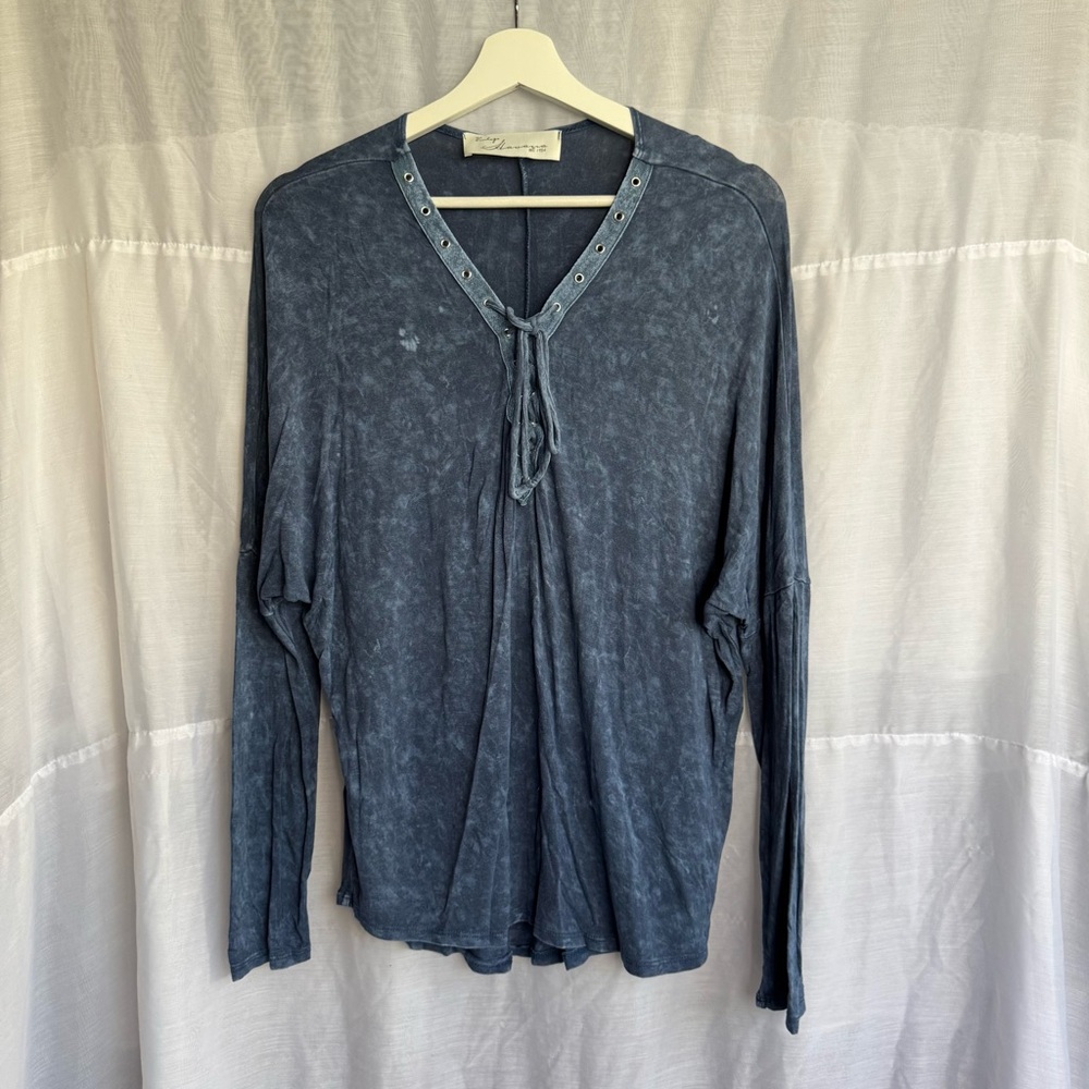 Vintage Havana Pale Tie-Dye Lace Up Long Sleeve Top
